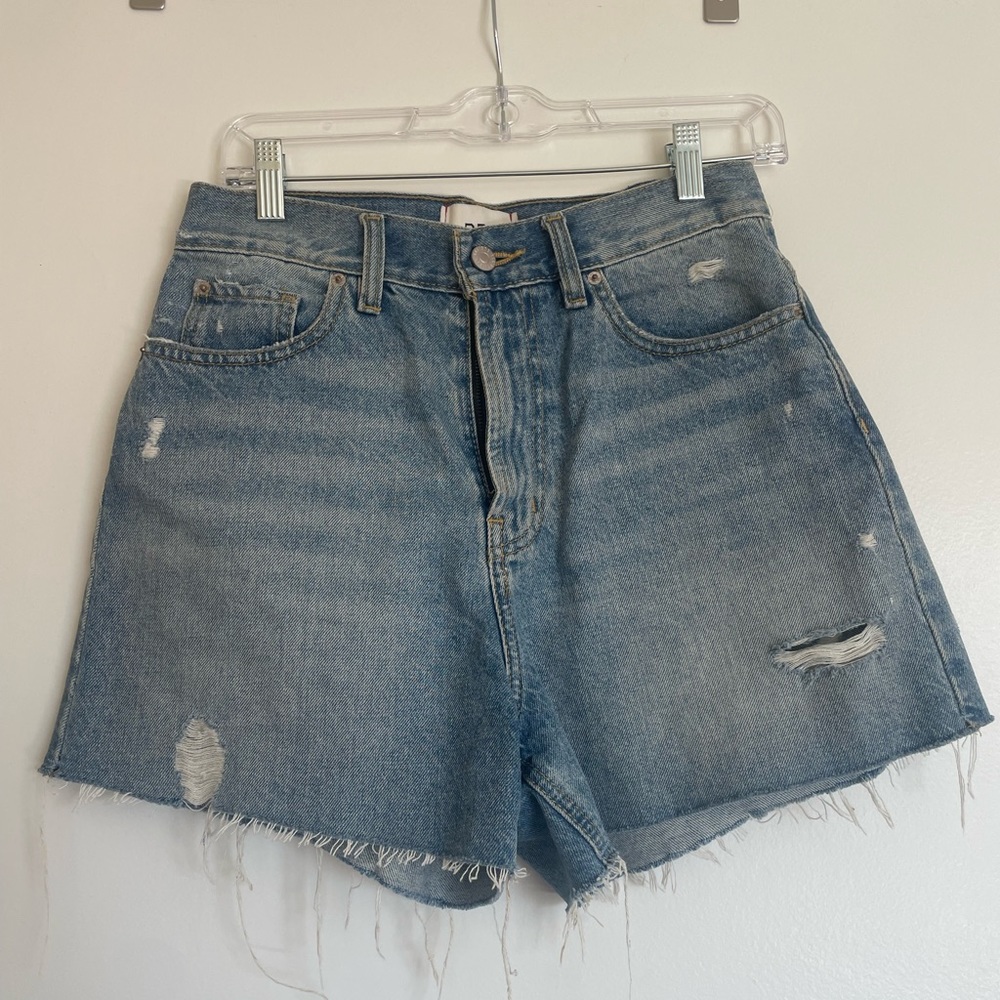 URBAN OUTFITTERS SHORTS